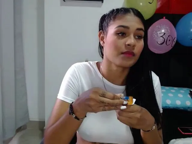 Live sex webcam photo for Ashleygzles #265142917