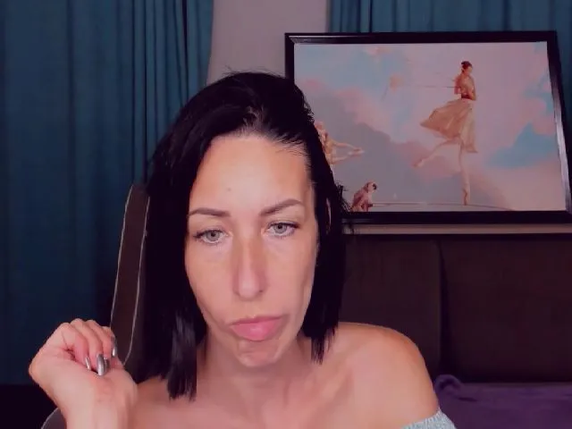 Live sex webcam photo for DorothyRoze #255387978