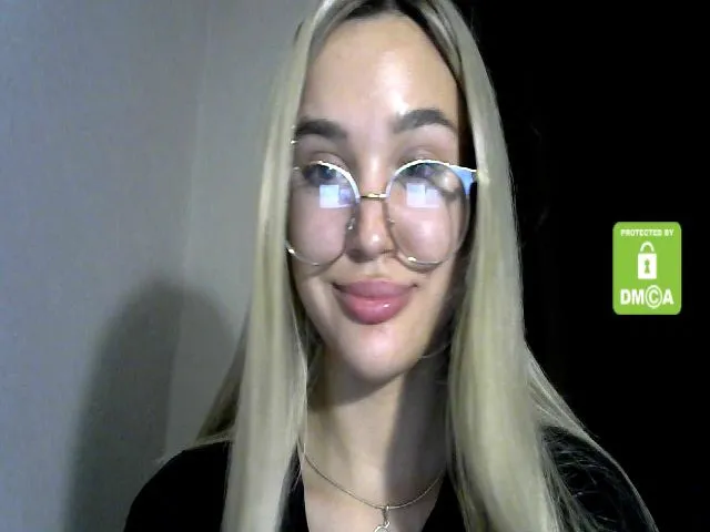 Live sex webcam photo for MyyDream #265087141