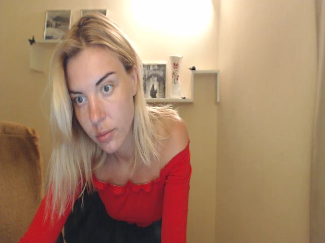 Live sex webcam photo for KristinBright #254069379