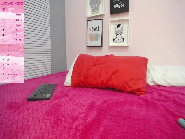 Live sex webcam photo for Whitney_swan #262369702