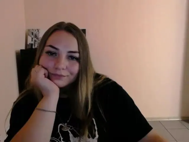 Live sex webcam photo for StellaJ_ #263312341