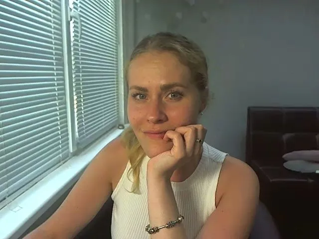Live sex webcam photo for AnnnaLia #258203241