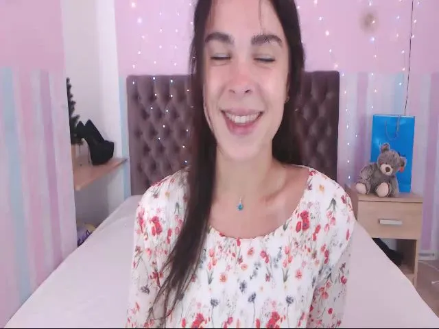 Live sex webcam photo for ErikaCurtees #252875152