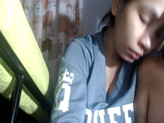 Live sex webcam photo for HotpukiLuver #258310422