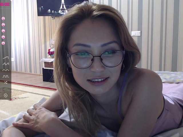 Live sex webcam photo for LiliToli1 #287998116