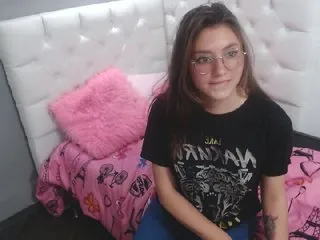 Live sex webcam photo for Diamond-Valer #240707931