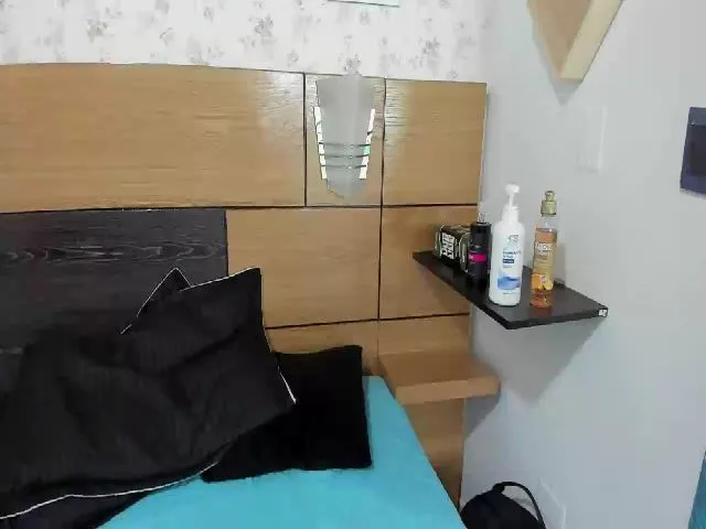 Live sex webcam photo for Kloemss #254150824