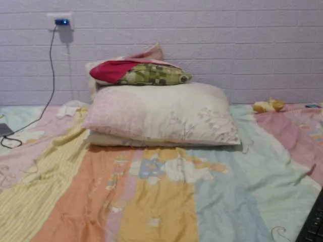 Live sex webcam photo for WildAsian143 #241269909
