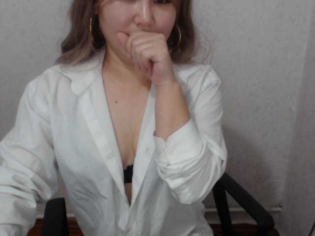 Live sex webcam photo for AuraAsian #241092012