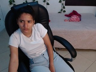 Live sex webcam photo for miakhalifx #240794402