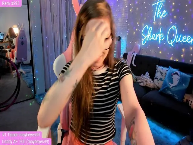 Live sex webcam photo for TheSharkQueen #259186011