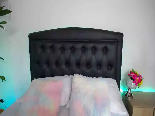 Live sex webcam photo for Mairerf #255653700
