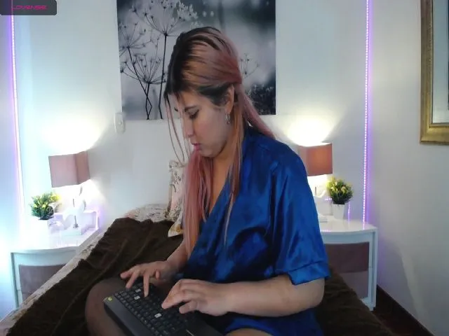 Live sex webcam photo for NicolSaenz #265116204