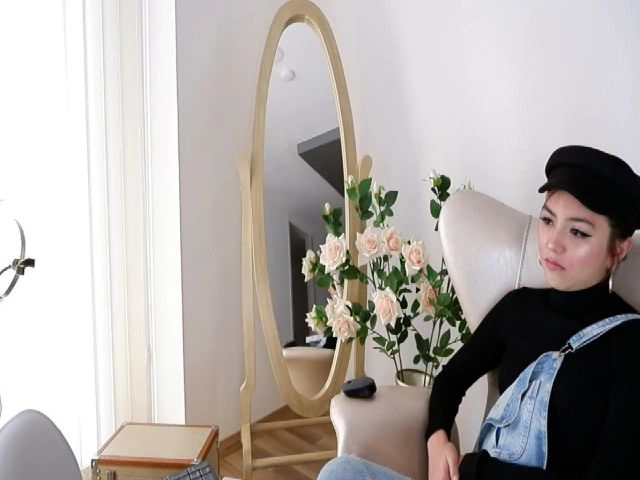 Live sex webcam photo for Anne_boleyn_ #254538722