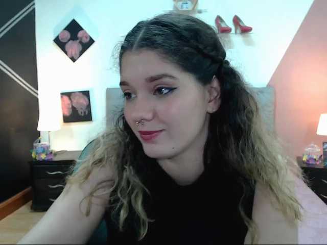 Live sex webcam photo for Maggie-evans5 #240924925