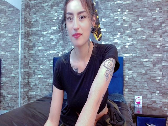 Live sex webcam photo for Violetdarkk #259607539