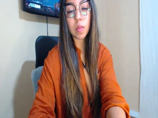 Live sex webcam photo for Luisaxhot #252318543
