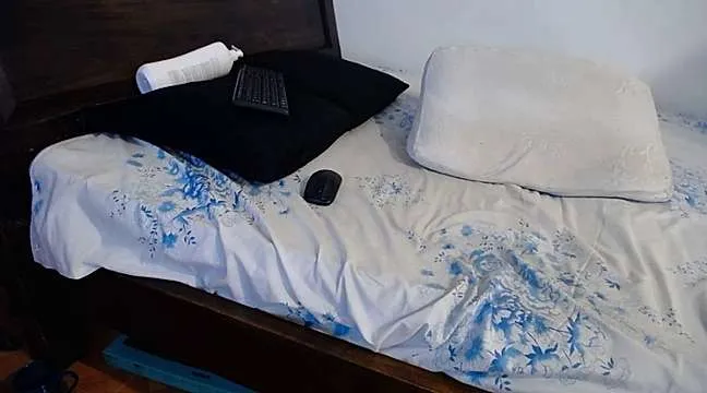 Live sex webcam photo for tristan_drumm1 #244900752