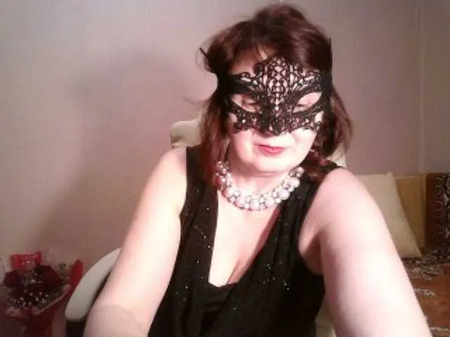 Live sex webcam photo for leeloofire #241196550