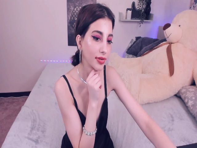 Live sex webcam photo for AnabelAris #258554413