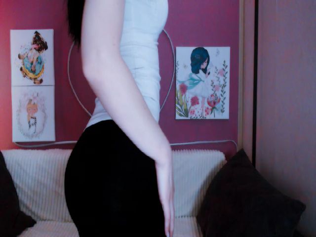 Live sex webcam photo for Lilly_Shine #254360815