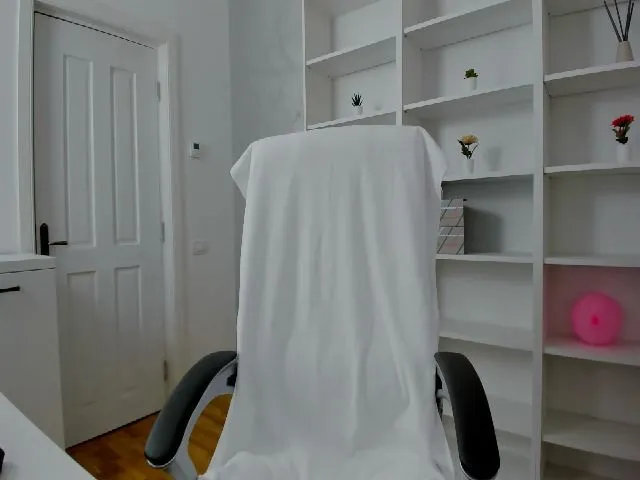 Live sex webcam photo for VanessaCroft #253023040