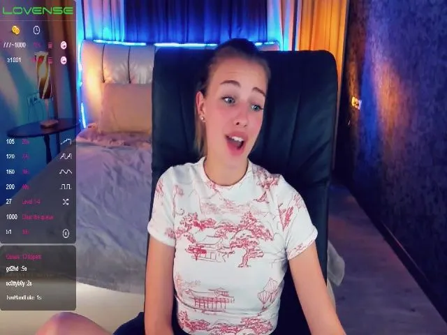 Live sex webcam photo for MariaCharming #258247015