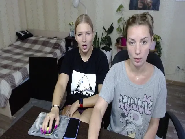 Live sex webcam photo for Emi_lywild #256288778