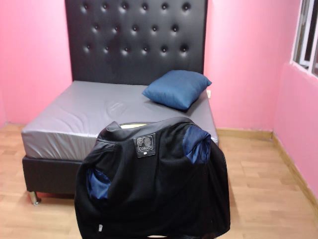 Live sex webcam photo for Emmaafox #254329843