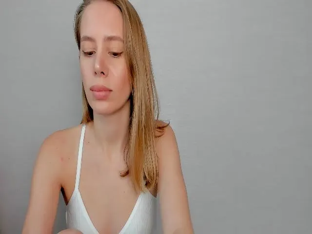Live sex webcam photo for WowAlina_ #258124550