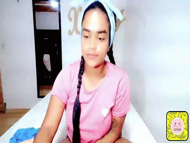Live sex webcam photo for xxiomy_ #260080237