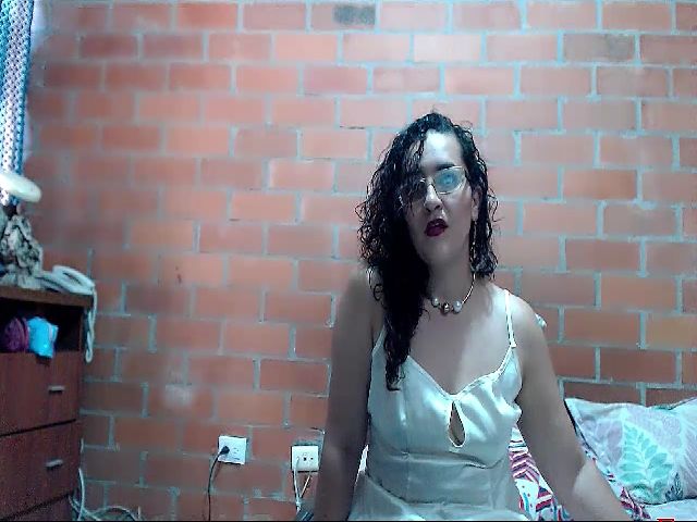 Live sex webcam photo for SaimaJayeb #260901463