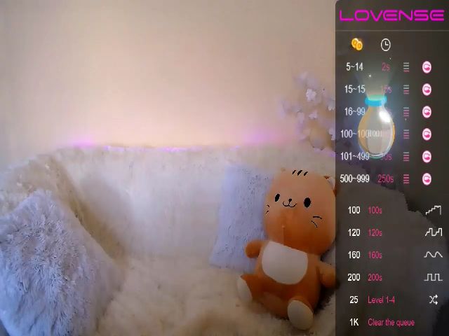 Live sex webcam photo for HarleyQuinnX_ #256264436