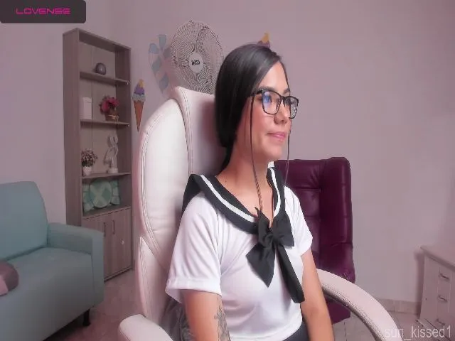 Live sex webcam photo for Sun_kissed1 #253050356