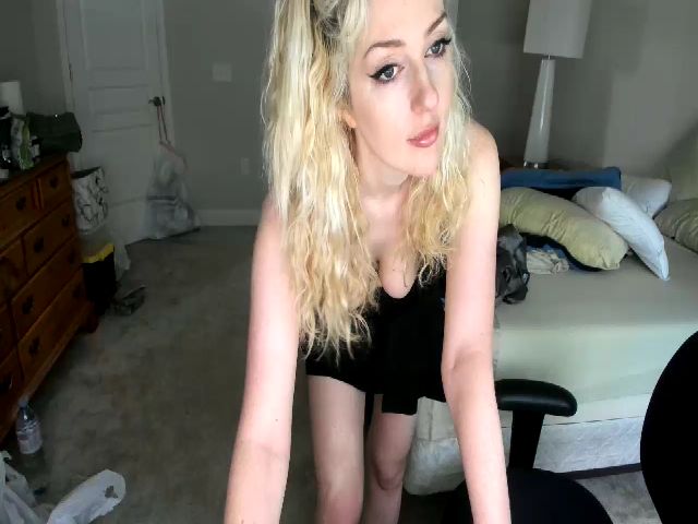 Live sex webcam photo for Domme_Jeans #263174756