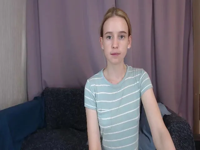 Live sex webcam photo for HotSwJenna #253004237