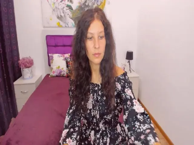 Live sex webcam photo for KarenSilk #262963839