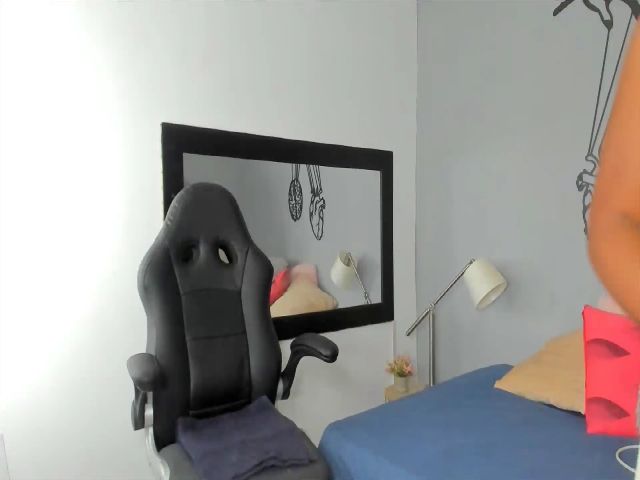 Live sex webcam photo for Rebecabrownie #254270719