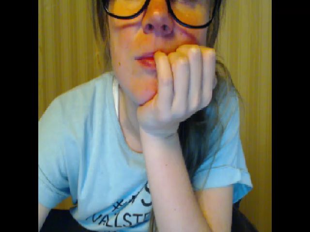 Live sex webcam photo for A_Girlie #258733944