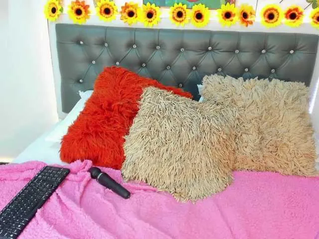 Live sex webcam photo for Sweettpepper #241334350