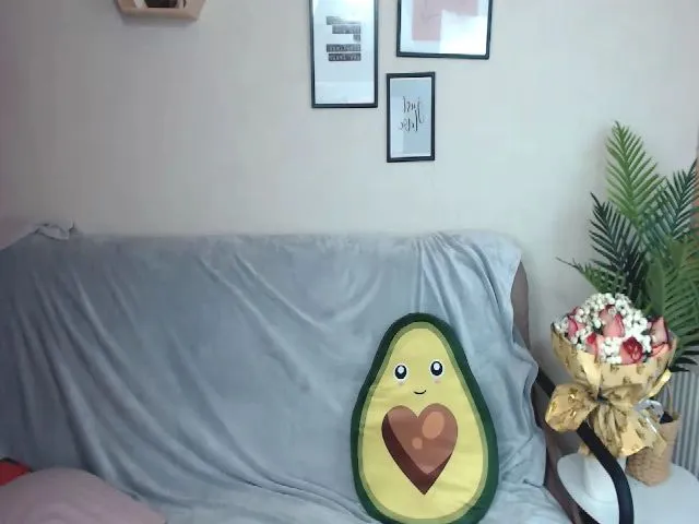 Live sex webcam photo for MeliSi #262359837