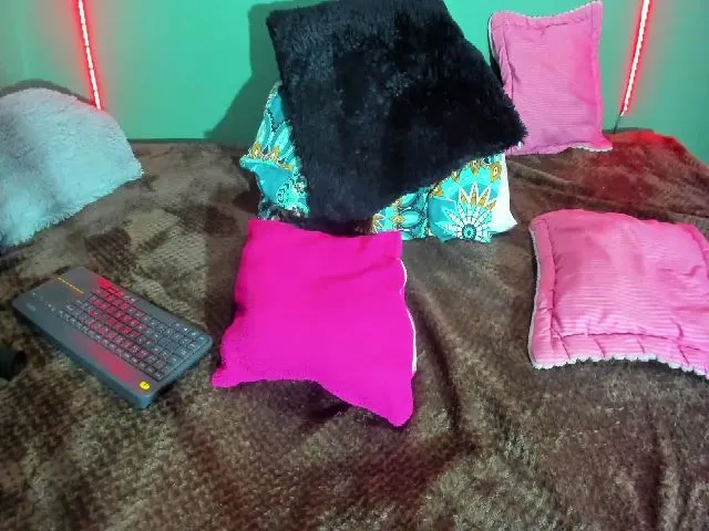 Live sex webcam photo for Burning_kitty #259771629