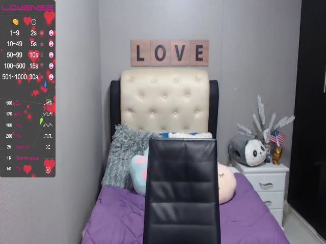 Live sex webcam photo for Melanie69_ #263010443