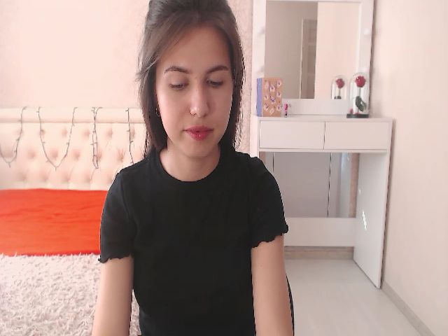 Live sex webcam photo for YourrAngell #256850112