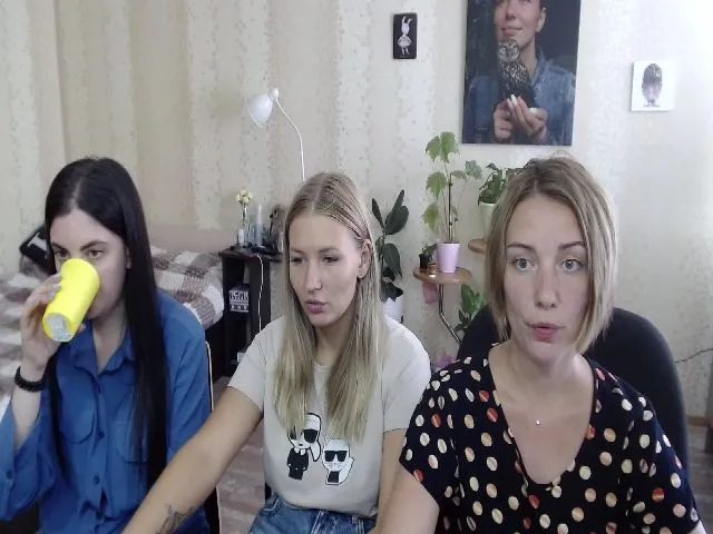 Live sex webcam photo for Emi_lywild #260683047