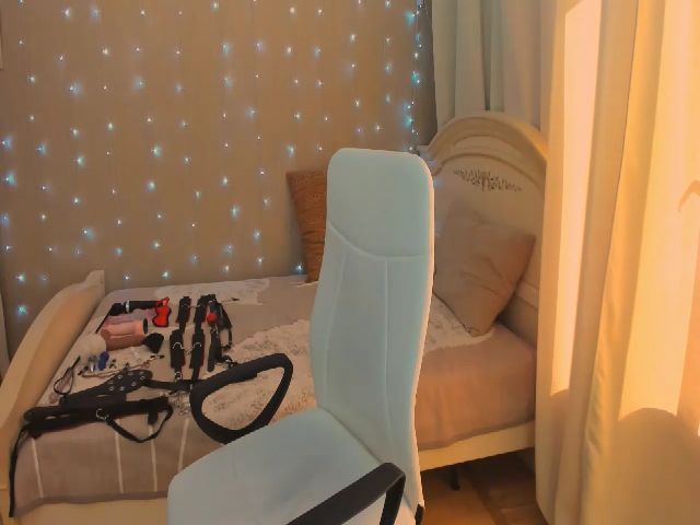 Live sex webcam photo for EllinaStam #252816053