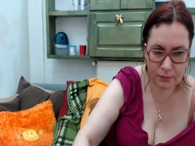 Live sex webcam photo for GinnaMature #254471272