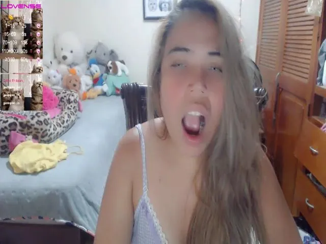 Live sex webcam photo for Meganhill_ #259024494