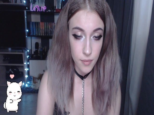 Live sex webcam photo for Your_Ellie #264010776
